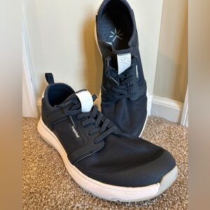 Tropic Feel Monsoon Men’s Travel Sneakers size 10 Navy